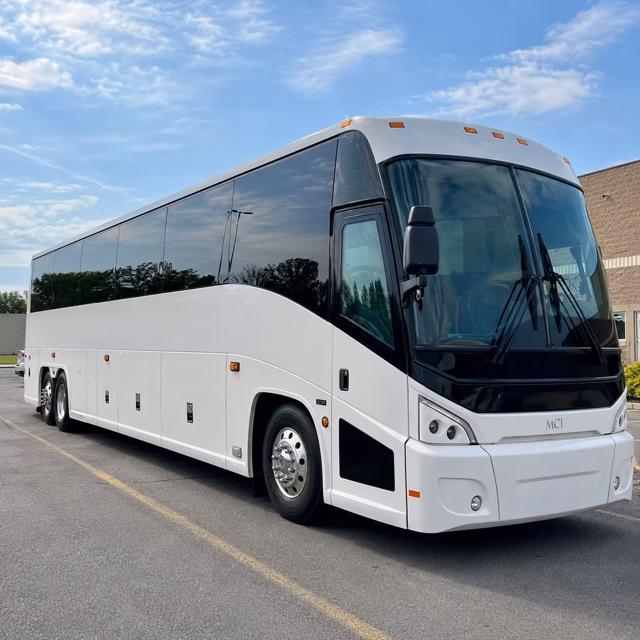 airport shuttle buses to pie and tampa international for business travelers